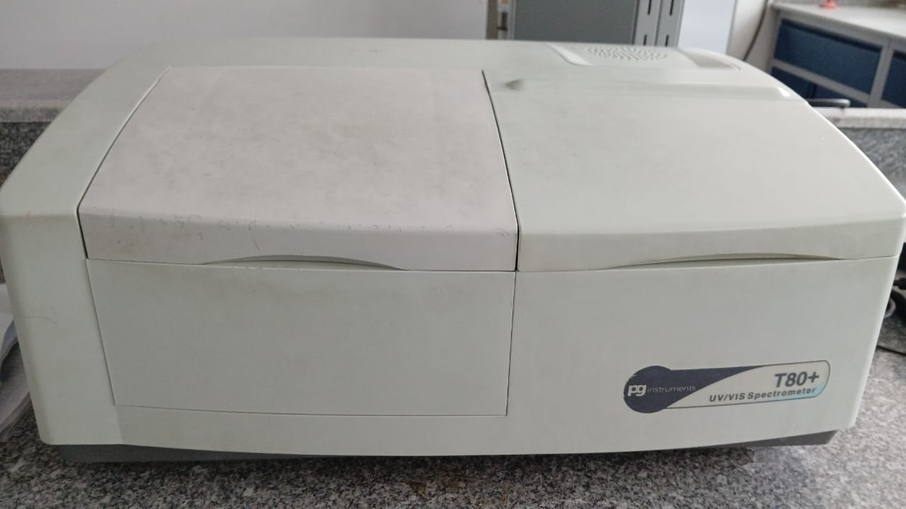 Double Beam UV/Visible spectrophotometer